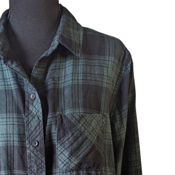 Beach lunch lounge women flannel soft raw edge shirt green & black plaid size L - Picture 2 of 10